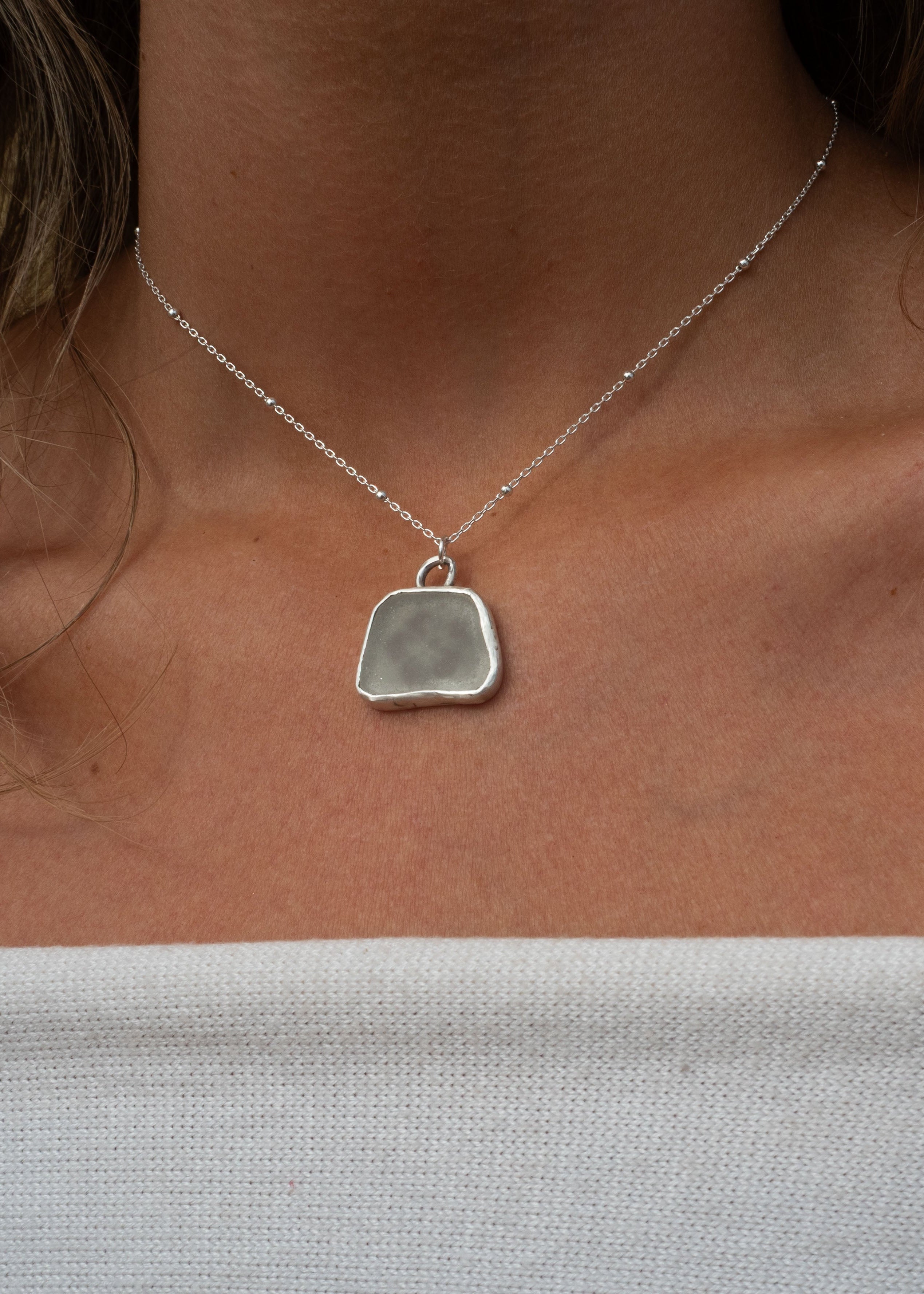 Robe Sea Glass Hibiscus Pendant