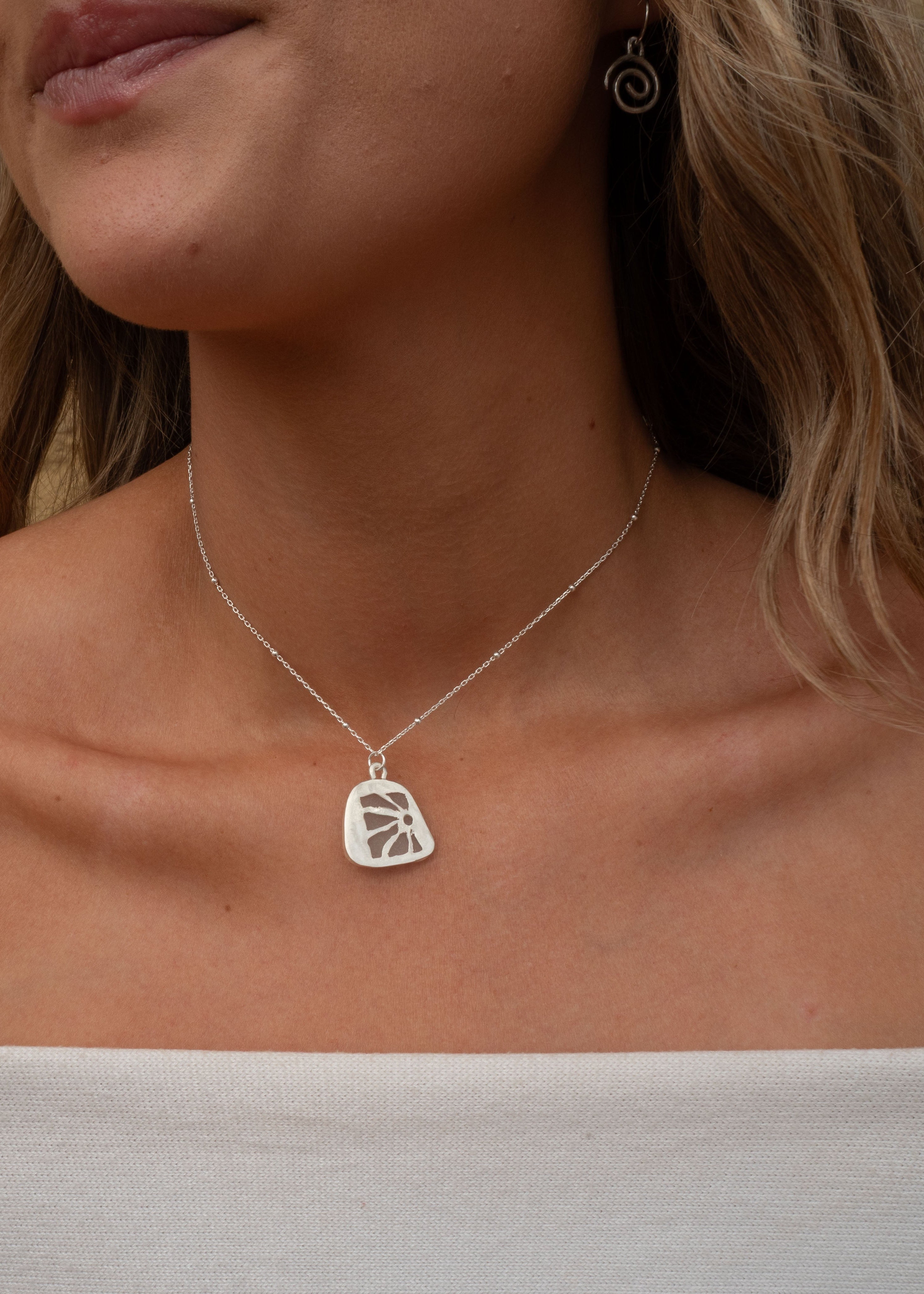 Robe Sea Glass Sunshine Pendant